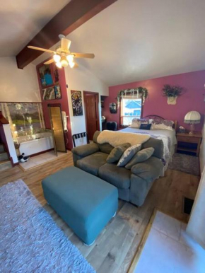 Studio-Alaska's Point of View-Private-intown